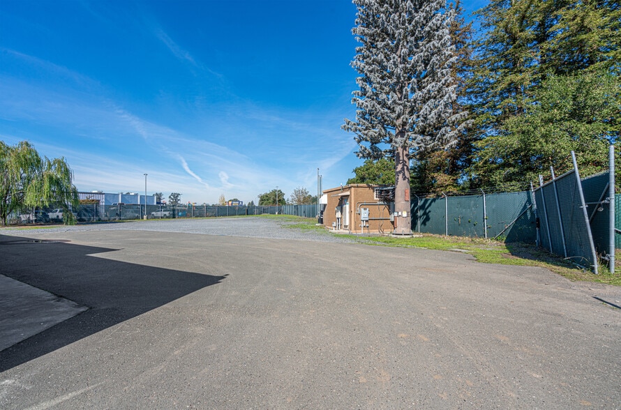 More Photos Of 10342 Old Redwood Hwy, Windsor Warehouse For Sale