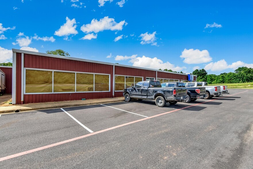 More Photos Of 4006 Texoma Pky, Denison General Retail For Sale