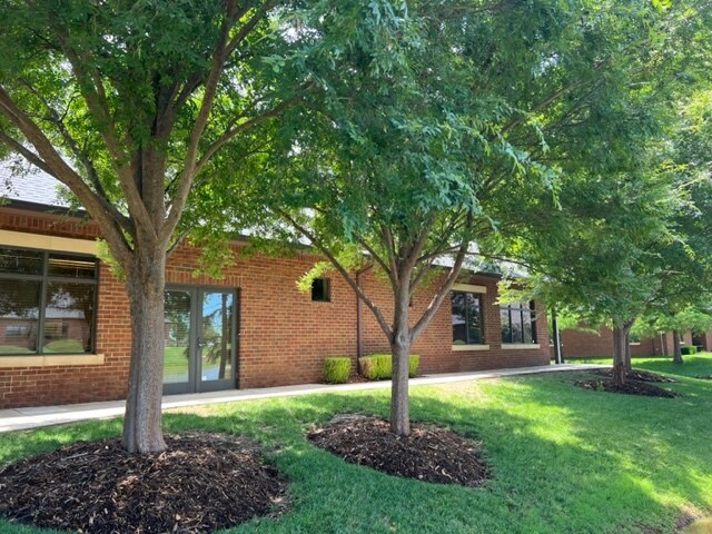More Photos Of 9505 N Kelley Ave, Oklahoma City Office Residential For Sale