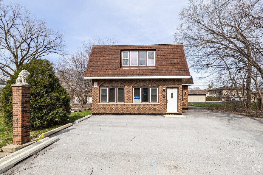 More Photos Of 7936 W 87th St, Justice Office Residential For Lease