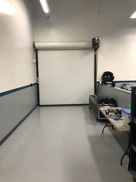 More Photos Of 114 Venture Dr, Pataskala Warehouse For Lease