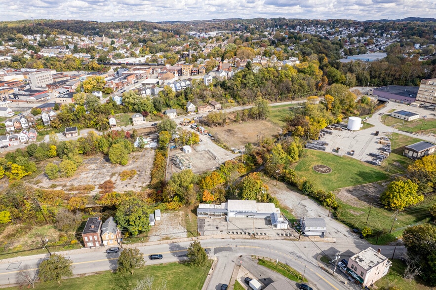 More Photos Of 305 Division St, Jeannette Distribution For Sale