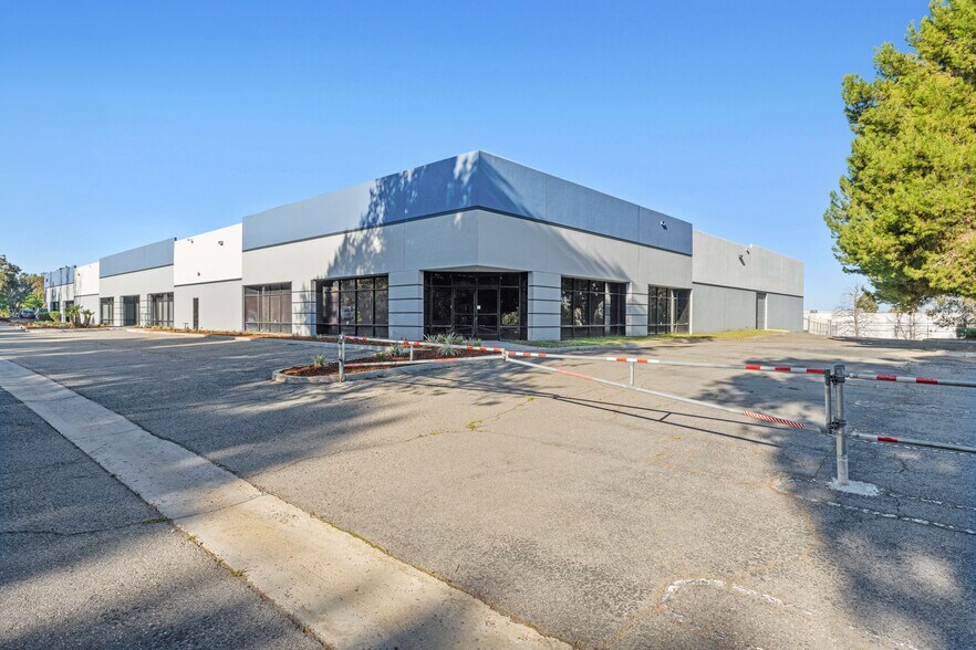 More Photos Of 2459 Dogwood Way, Vista Manufacturing For Lease