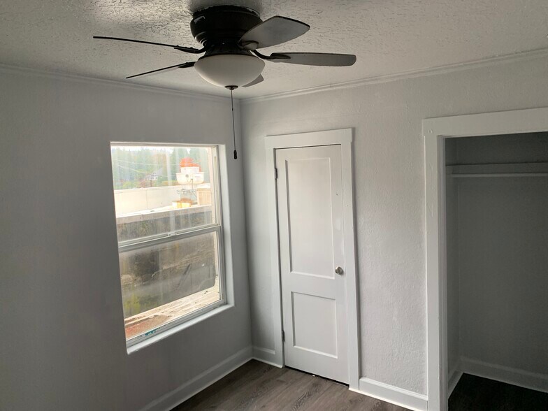 More Photos Of 134 Davidson Ave, Woodland Storefront Retail Residential For Sale