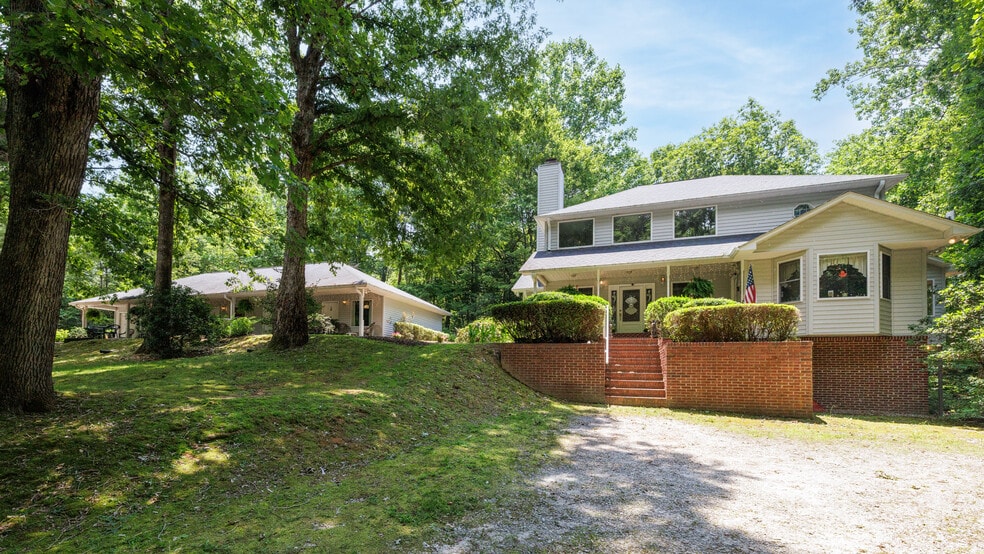 More Photos Of 129 Hiawatha Trl, Pickens Hotel For Sale
