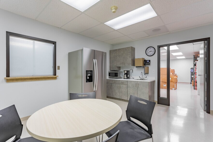 More Photos Of 730 Highland Oaks Dr, Winston-Salem Medical For Sale