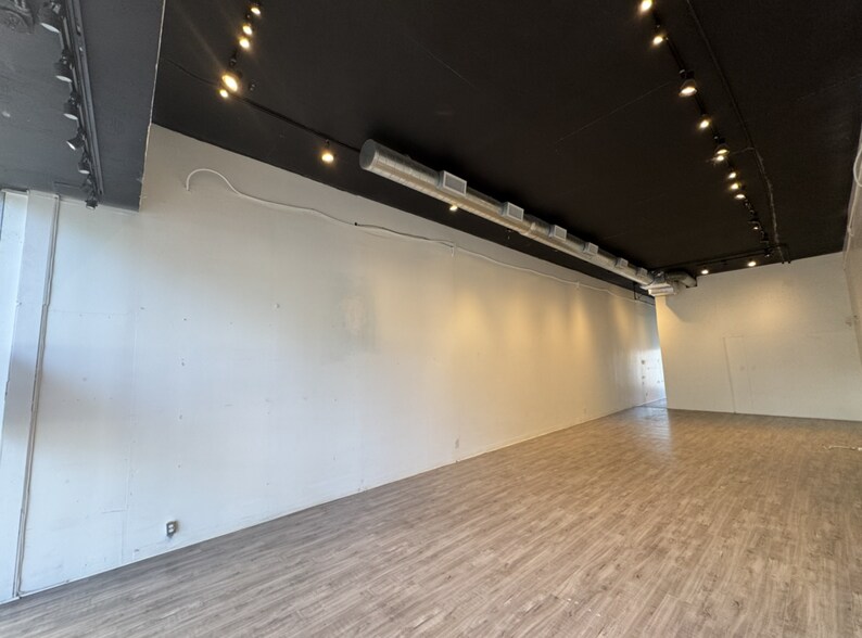 More Photos Of 7868 Santa Monica Blvd, West Hollywood Storefront For Lease