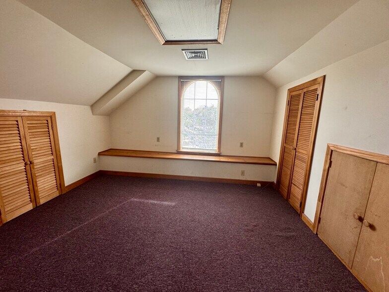 More Photos Of 25 Belden Ave, Norwalk Office For Lease