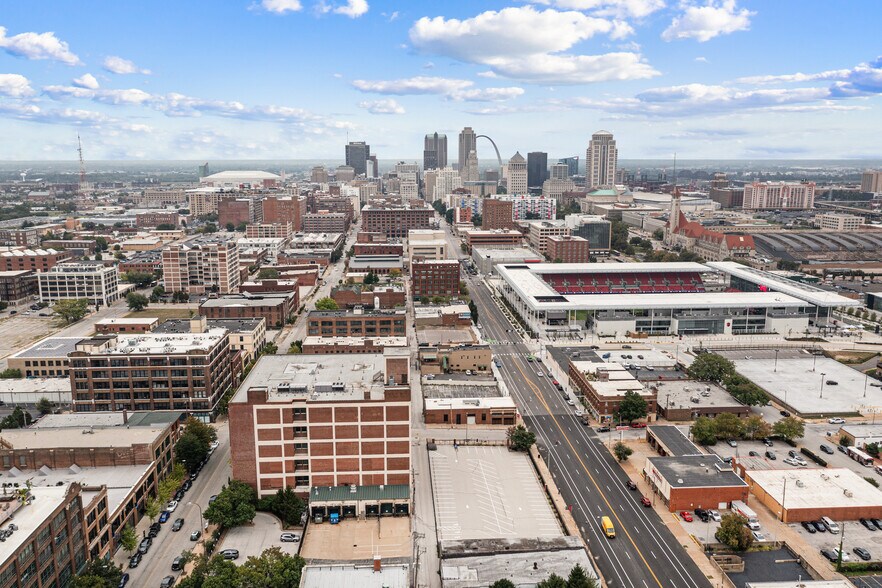 More Photos Of 2300 Locust St, Saint Louis Office For Lease