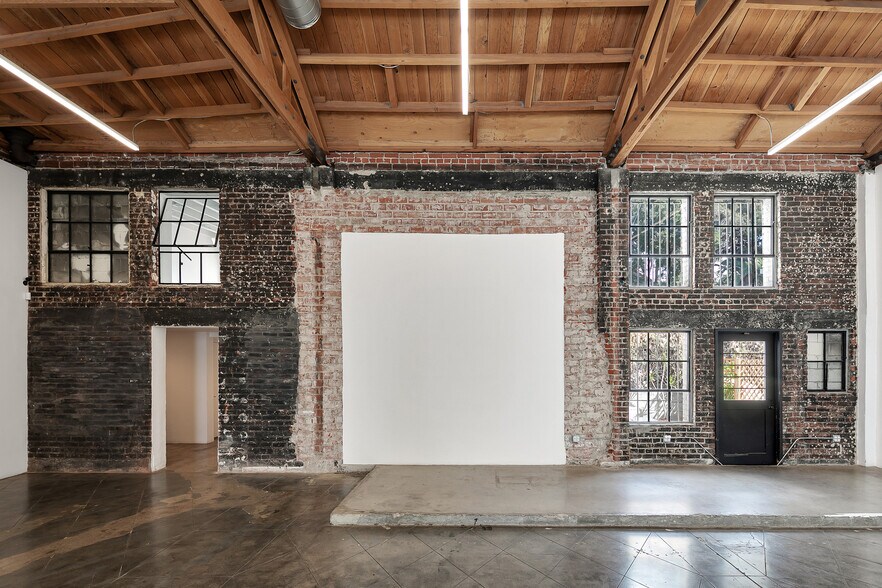 More Photos Of 4859-4851 Fountain Ave, Los Angeles General Retail For Sale