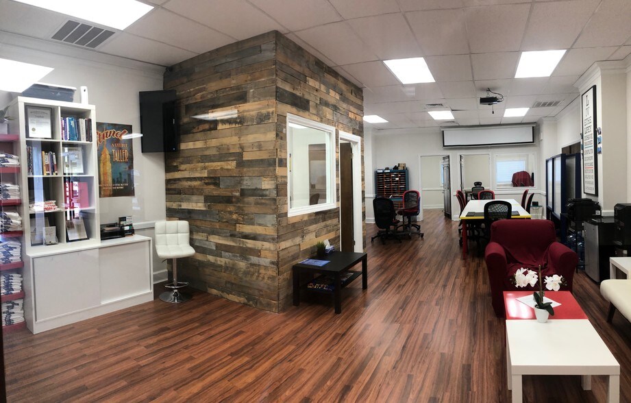 More Photos Of 1900 S Harbor City Blvd, Melbourne Office For Lease