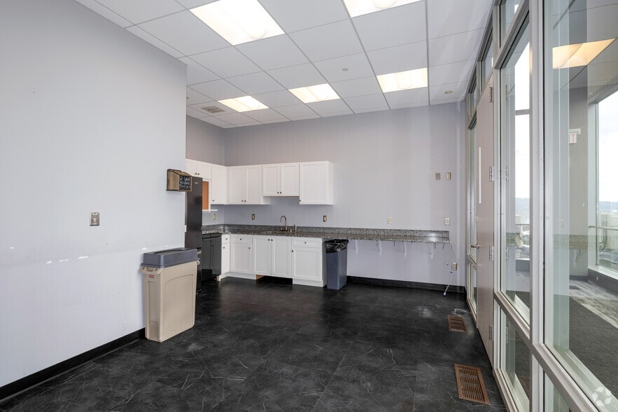More Photos Of 835 Hamilton St, Allentown Apartments For Lease