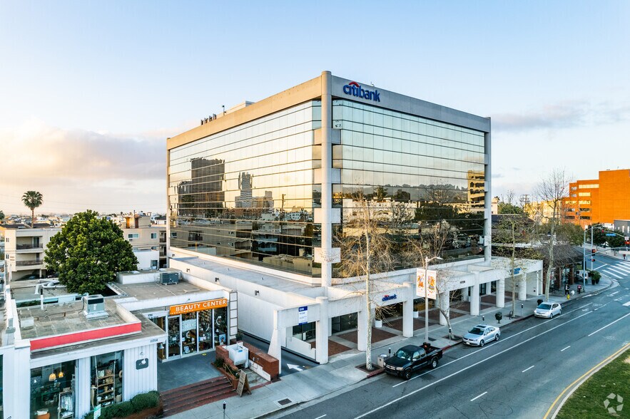 More Photos Of 11726 San Vicente Blvd, Los Angeles Office For Lease