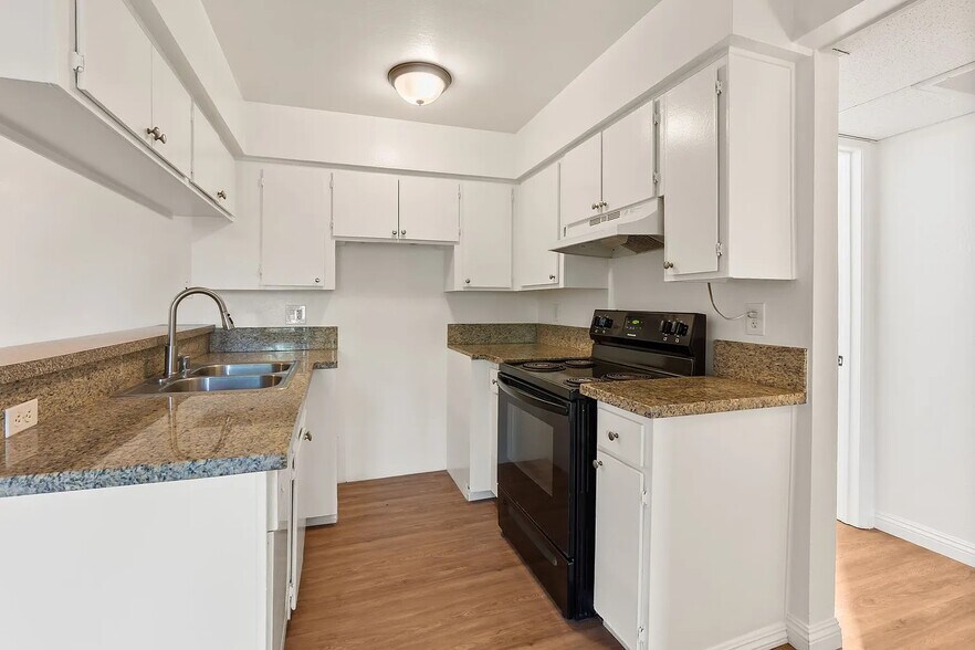 More Photos Of 13266 Foothill Blvd, Sylmar Apartments For Sale