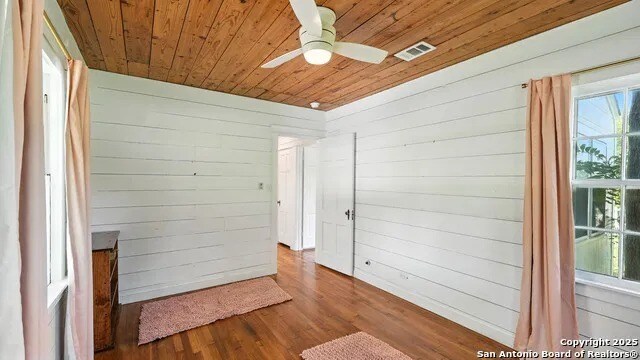 More Photos Of 105 NW River Rd, Martindale Specialty For Sale