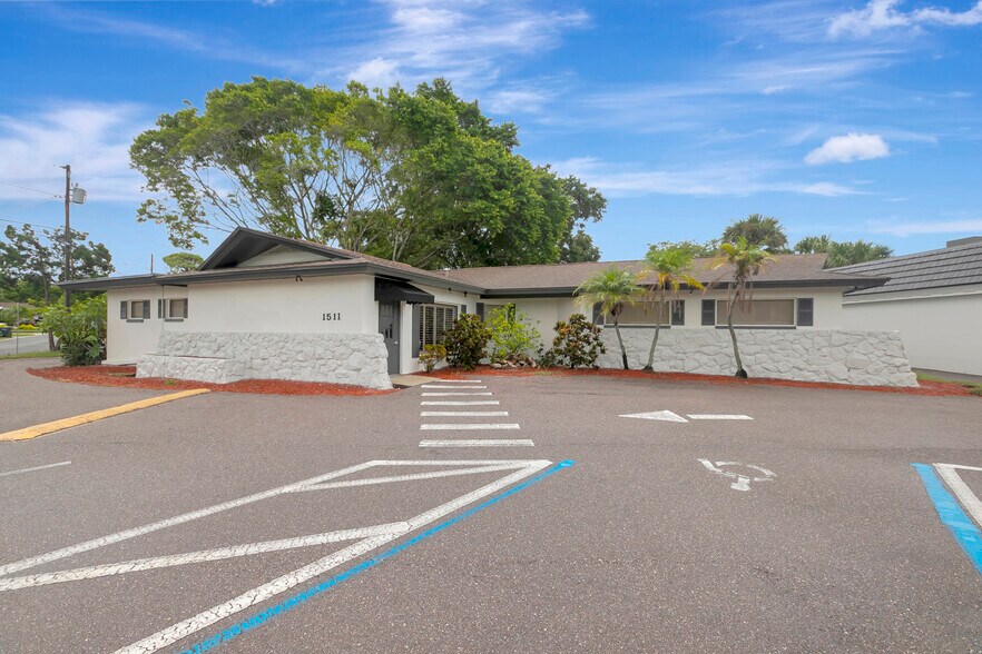 More Photos Of 1511 Indian Rocks Rd S, Largo Medical For Lease
