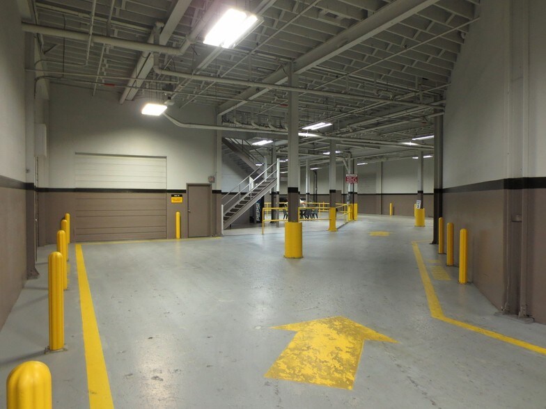 More Photos Of 1315 Read St, Evansville Warehouse For Sale