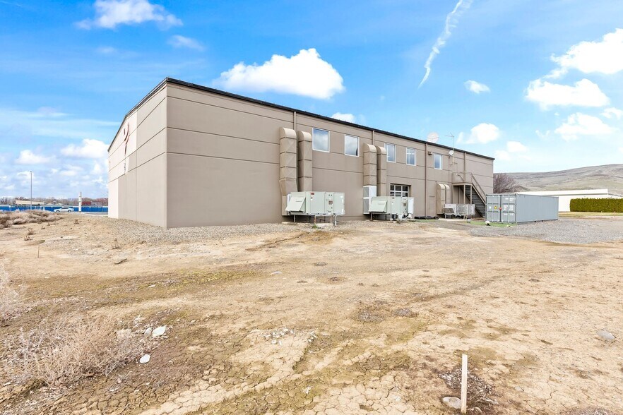 More Photos Of 2500 Business Ln, Yakima Freestanding For Lease