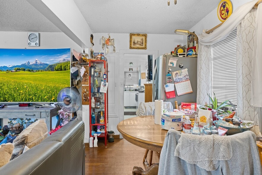 More Photos Of 2562 Alpine Blvd, Alpine Storefront Retail Residential For Sale
