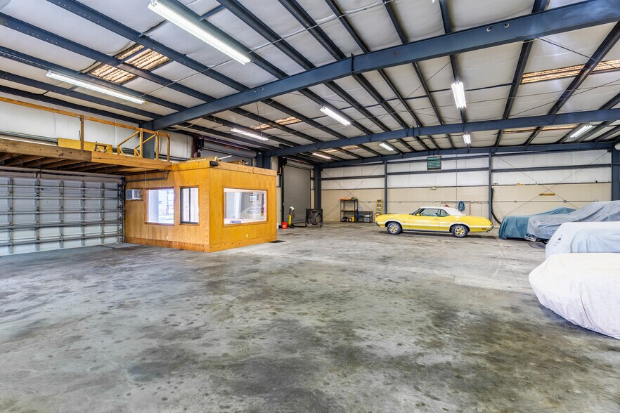 More Photos Of 925 13th Ln, Vero Beach Warehouse For Sale