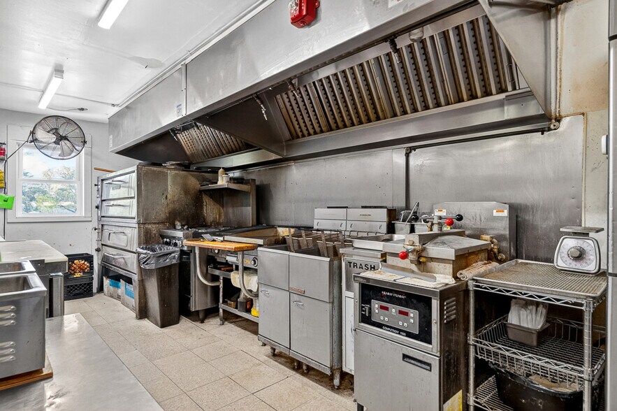 More Photos Of 1281 OH-183, Atwater Restaurant For Sale