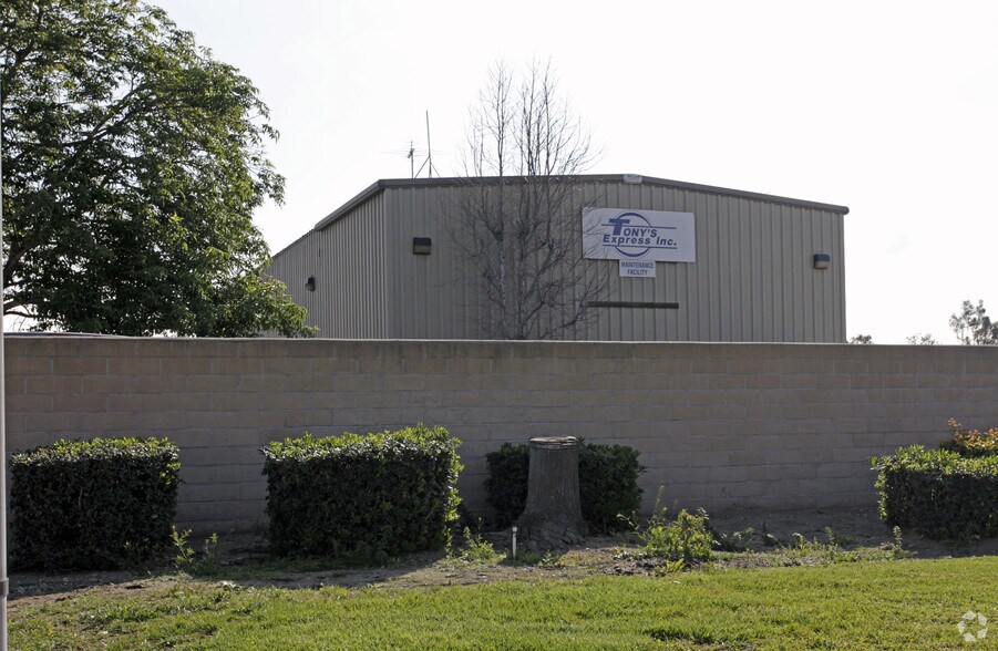 More Photos Of 10505 Almond Ave, Fontana Service For Sale