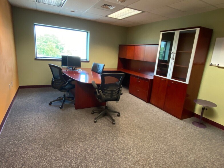 More Photos Of 8001 Terrace Ave, Middleton Research And Development For Lease