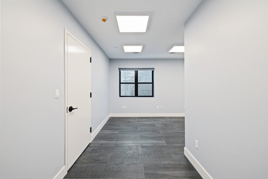 More Photos Of 1 N Madison Ave, Spring Valley Office For Lease