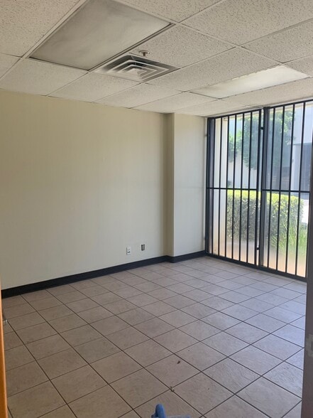 More Photos Of 100 S Reservoir St, Pomona Warehouse For Lease