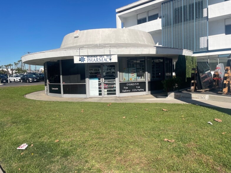 More Photos Of 4560 Admiralty Way, Marina Del Rey Medical For Lease