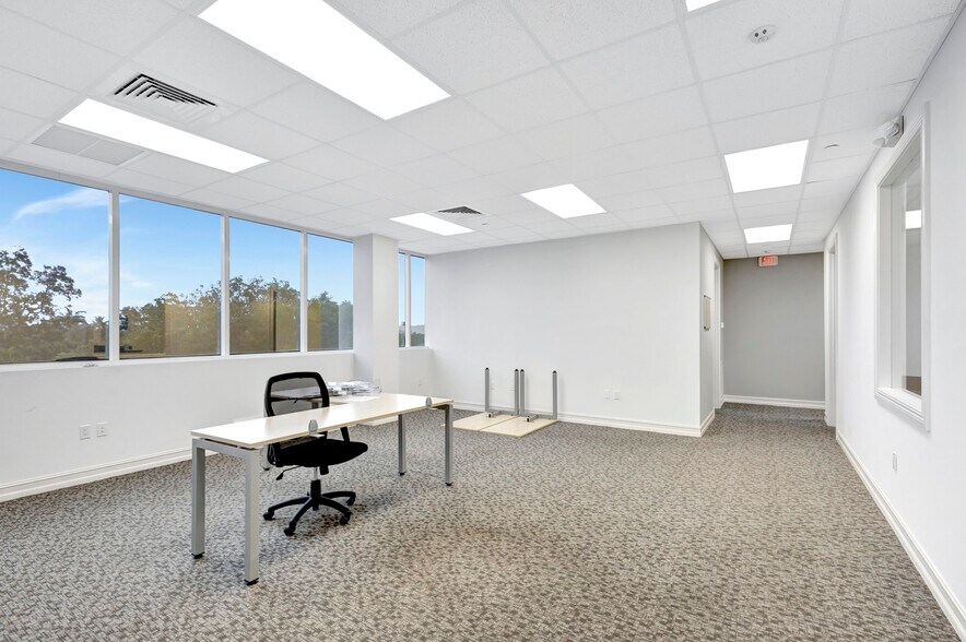 More Photos Of 2141 S Alternate A1A Hwy, Jupiter Medical For Sale