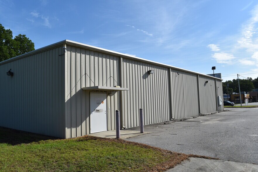 More Photos Of 615 S Walnut St, Pamplico Freestanding For Lease