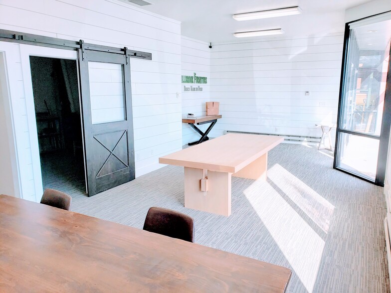 More Photos Of 215 N Redwood Rd, North Salt Lake Flex For Lease