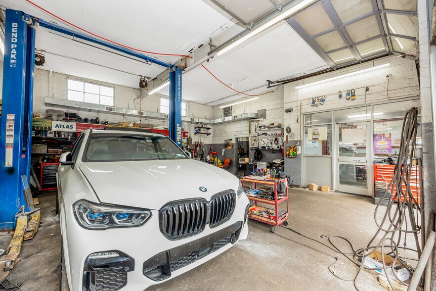 More Photos Of 11704 Sutphin Blvd, Jamaica Auto Repair For Sale