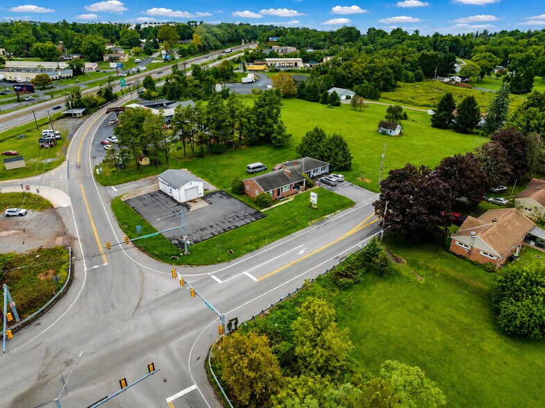 More Photos Of 629 Wyndamere Rd, Etters Office For Lease