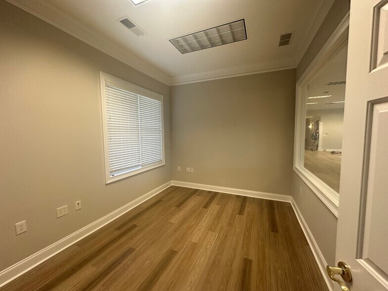 More Photos Of 10425 Old Alabama Connector Rd, Alpharetta Office For Lease