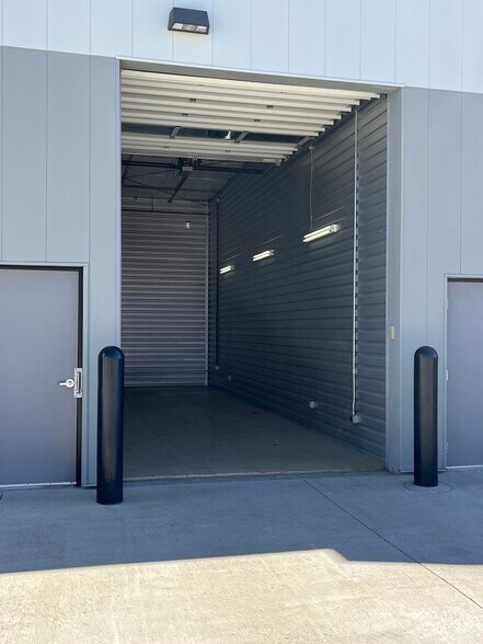 More Photos Of 13303 E Adam Aircraft Cir, Englewood Parking Garage For Sale