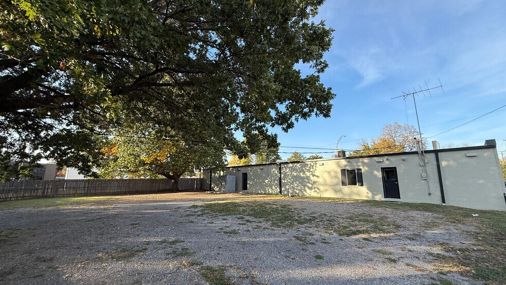 More Photos Of 1001 W Broadway St, Muskogee Medical For Sale