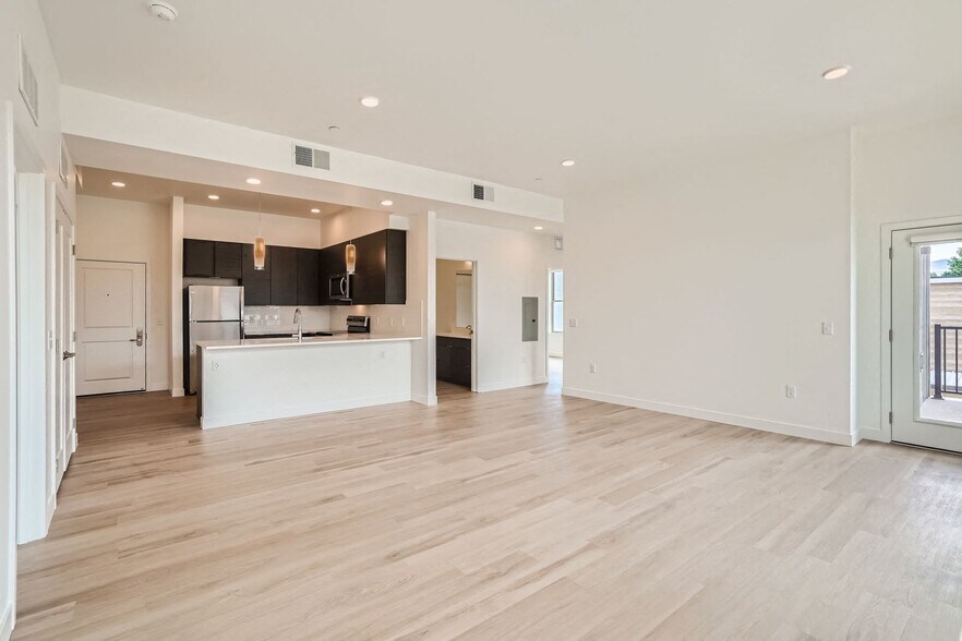 More Photos Of 920 Highway 133, Carbondale Apartments For Sale