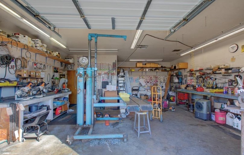 More Photos Of 6852 N Winton Way, Winton Freestanding For Sale