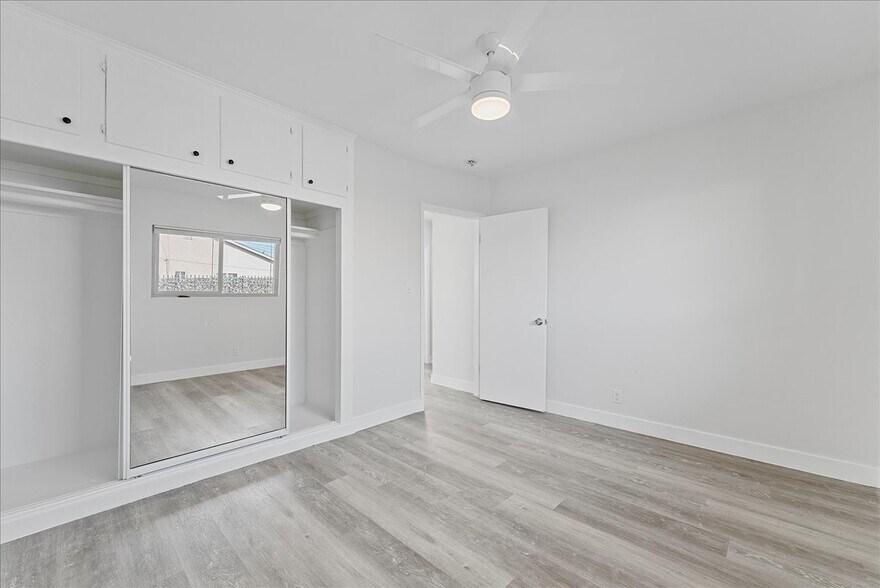 More Photos Of 10329 S Inglewood Ave, Inglewood Apartments For Sale
