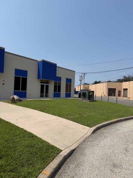Primary Photo Of 7125-7135 Colonial Ln, Pennsauken Warehouse For Lease