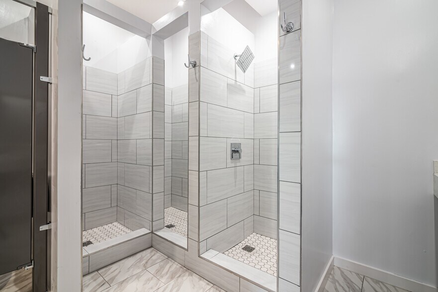 More Photos Of 1885-1899 W Jefferson Blvd, Los Angeles Apartments For Sale