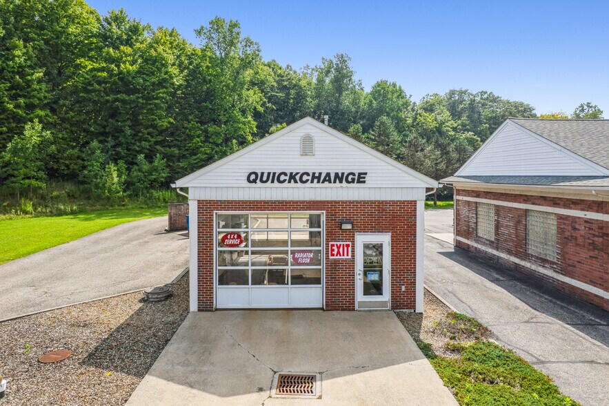More Photos Of 370 Aurora Commons, Aurora Carwash For Sale
