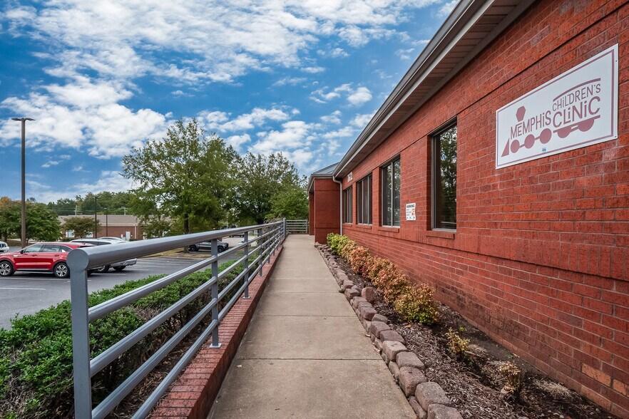 More Photos Of 7672-7680 Airways Blvd, Southaven Medical For Sale