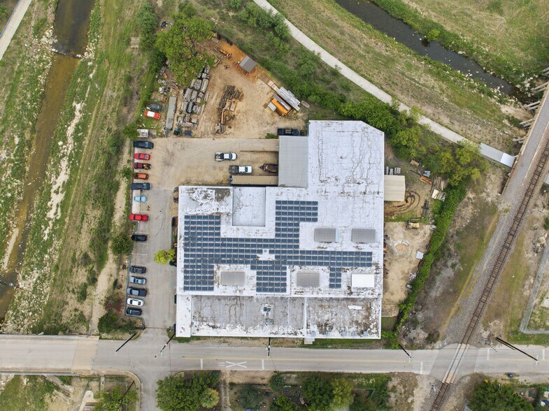 More Photos Of 1303 S Comal St, San Antonio Manufacturing For Lease