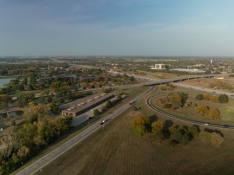 More Photos Of 5500 Westown Pky, West Des Moines Office For Lease