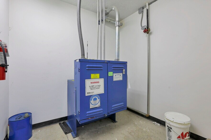 More Photos Of 509 S Wooster Ave, Strasburg Hotel For Sale