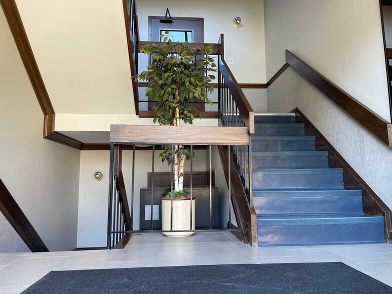 More Photos Of 600 Commerce Dr, Coraopolis Office Residential For Sale