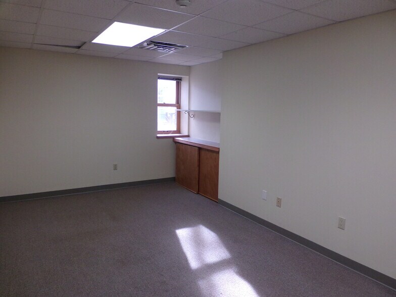 More Photos Of 67 Water St, Laconia Medical For Lease